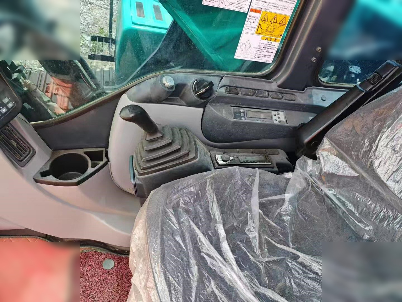 Lánctalpas kotró KOBELCO SK350D: 9 kép.