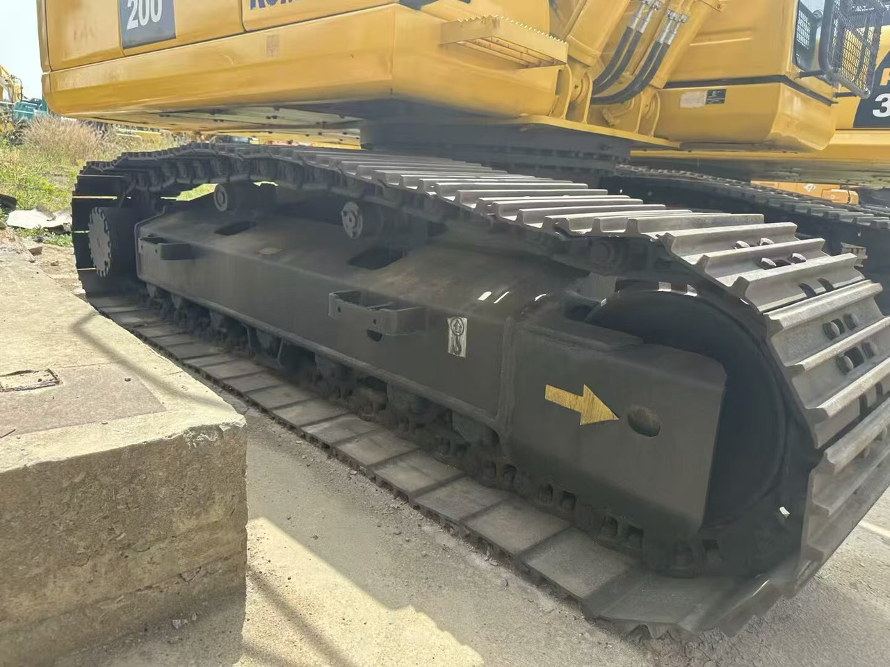 Lánctalpas kotró KOMATSU 200-8: 13 kép.
