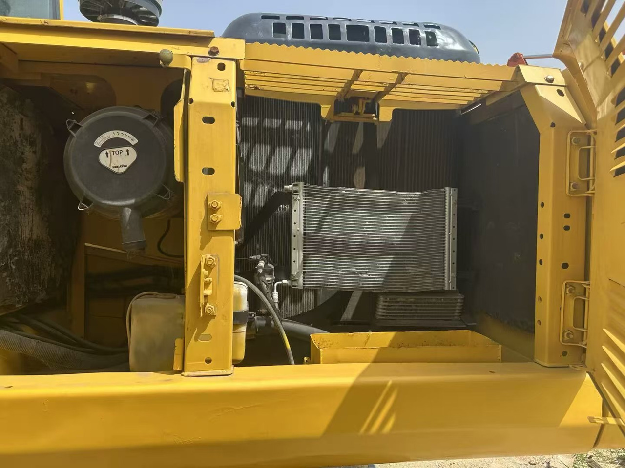 Lánctalpas kotró KOMATSU 200-8: 11 kép.