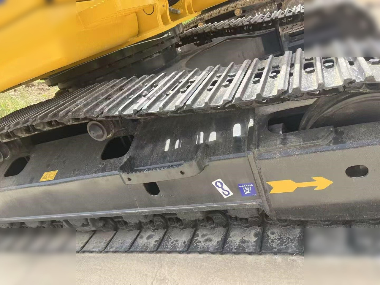 KOMATSU PC160 LC-7 - Lánctalpas kotró: 5 kép. KOMATSU PC160 LC-7 - Lánctalpas kotró: 5 kép.