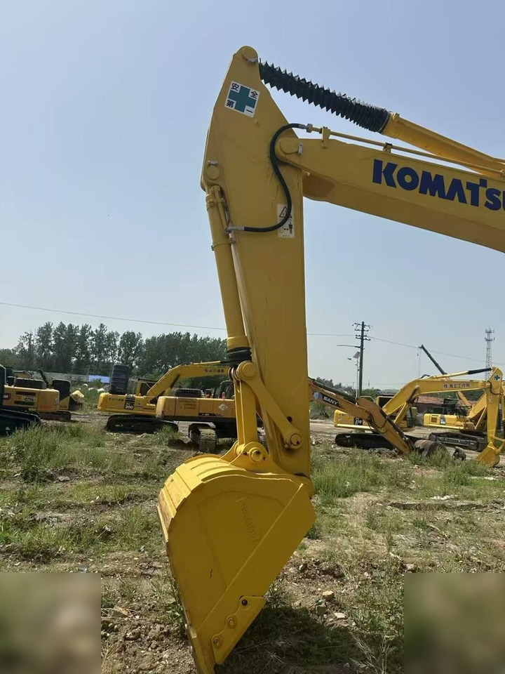 KOMATSU PC350 - Lánctalpas kotró: 5 kép. KOMATSU PC350 - Lánctalpas kotró: 5 kép.