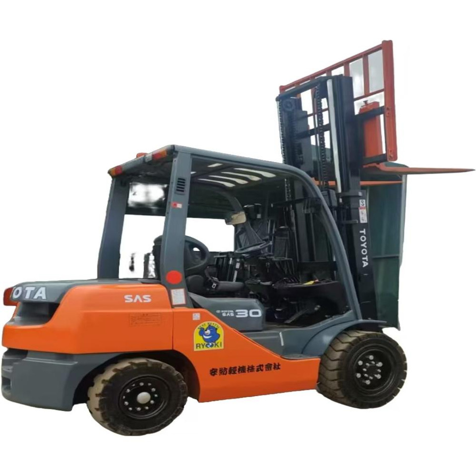 Toyata 3-ton - Oszlopos személyemelő: 1 kép. Toyata 3-ton - Oszlopos személyemelő: 1 kép.