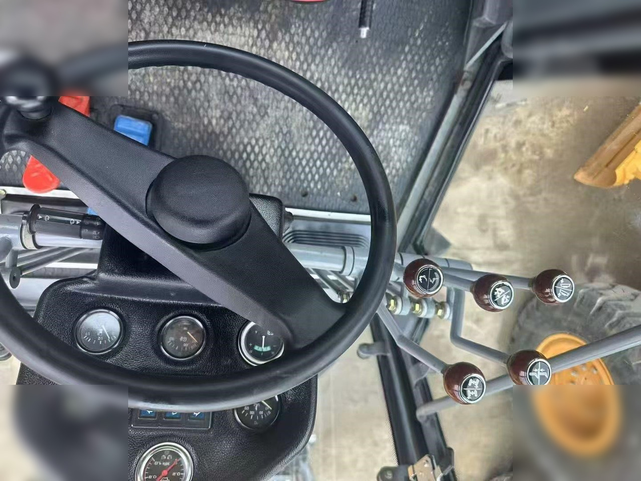 XCMG GR2153 - Gréder: 5 kép. XCMG GR2153 - Gréder: 5 kép.