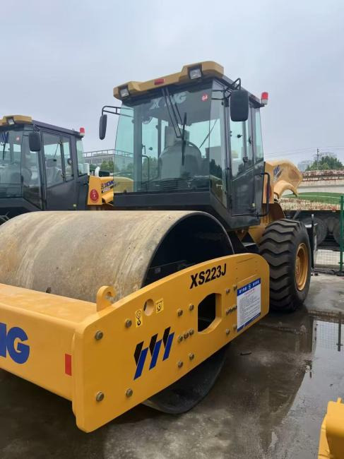Talajtömörítő XCMG XS223J: 7 kép.