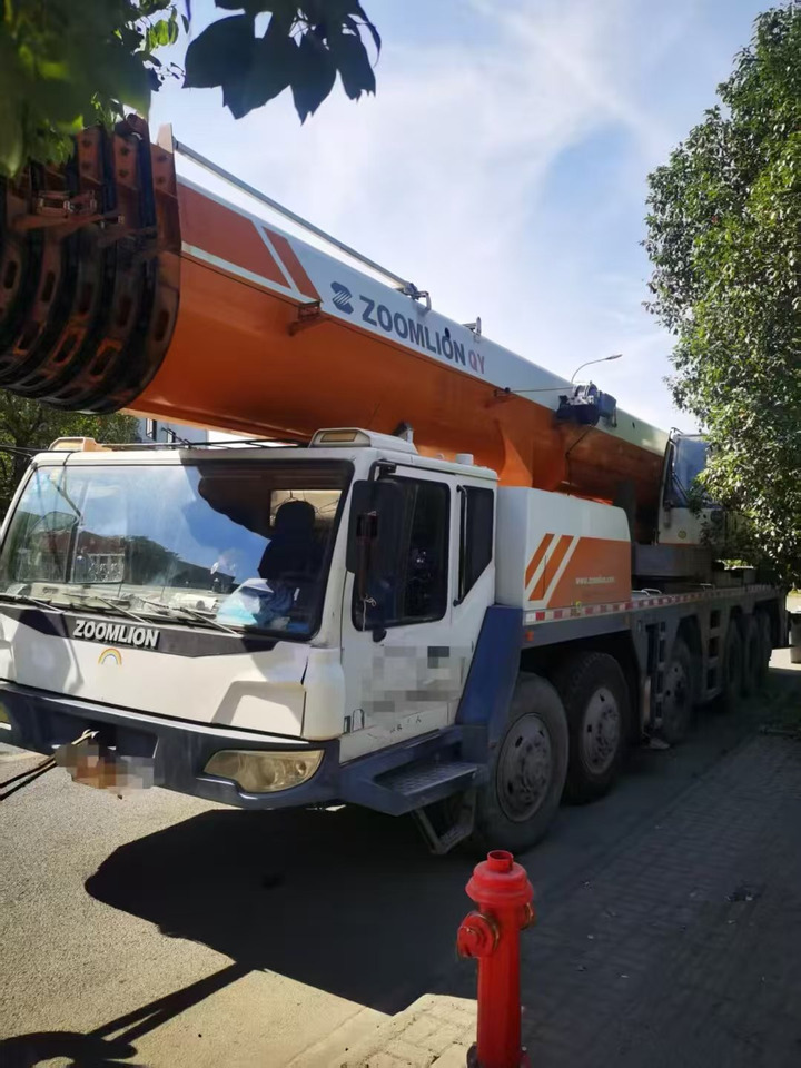 ZOOMLION 130 - Autódaru: 3 kép. ZOOMLION 130 - Autódaru: 3 kép.