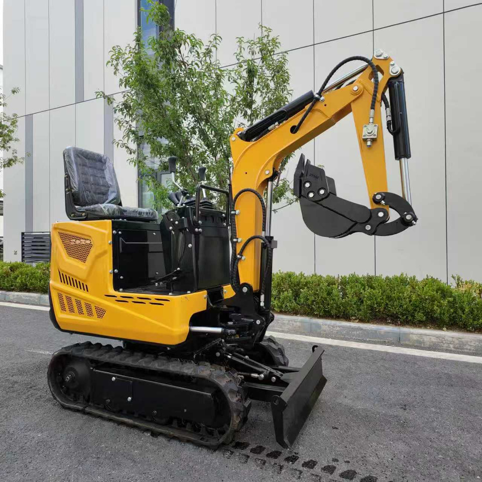 Smaller 0.6ton mini excavator Small digger - Építőipari gépek: 3 kép. Smaller 0.6ton mini excavator Small digger - Építőipari gépek: 3 kép.