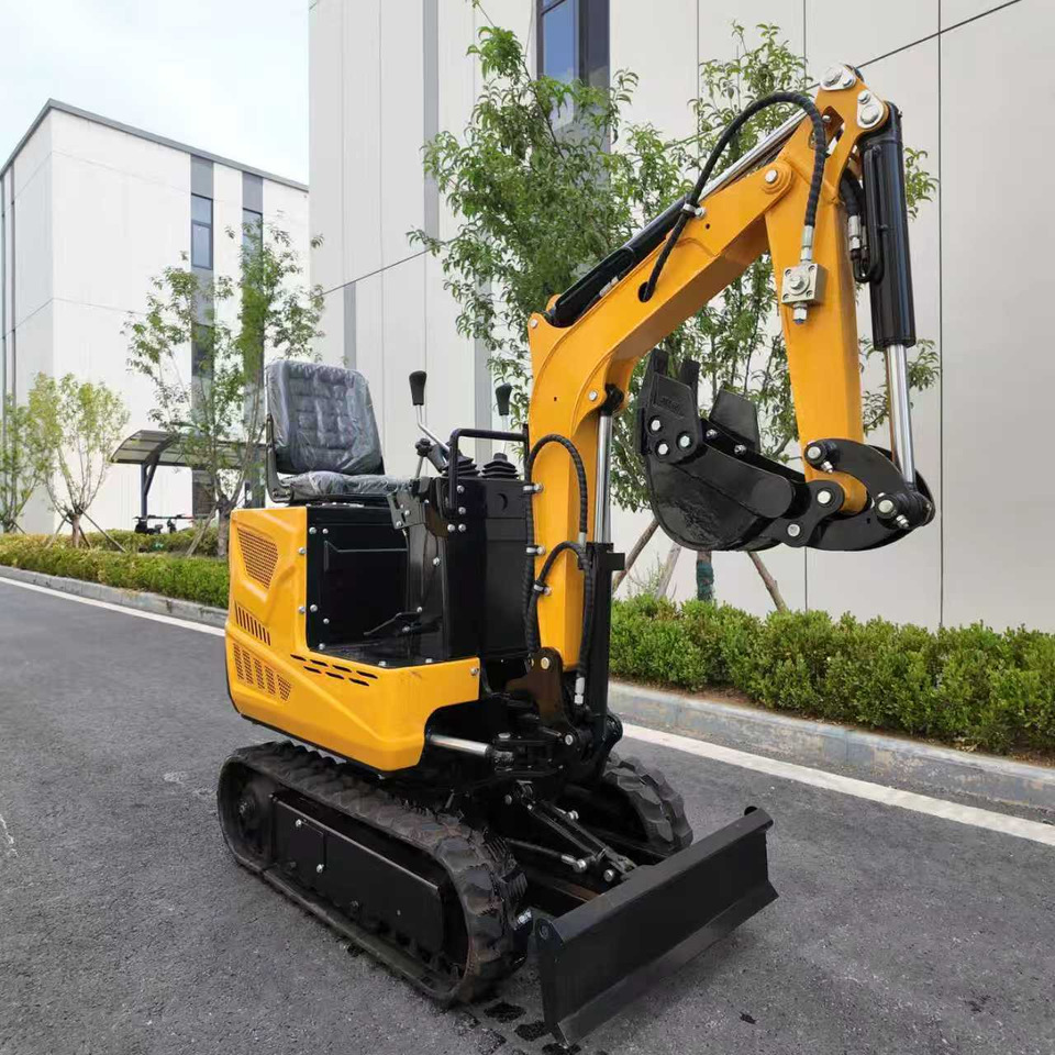 Smaller 0.6ton mini excavator Small digger - Építőipari gépek: 1 kép. Smaller 0.6ton mini excavator Small digger - Építőipari gépek: 1 kép.