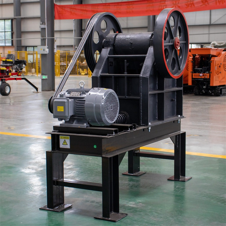 HIGHTOP 2026 New Electric Jaw Crusher - Pofás törő: 4 kép. HIGHTOP 2026 New Electric Jaw Crusher - Pofás törő: 4 kép.