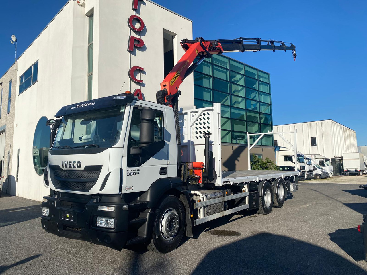 IVECO AD260S36 - Darus autó: 1 kép. IVECO AD260S36 - Darus autó: 1 kép.