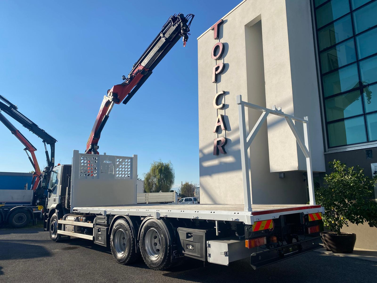 IVECO AD260S36 - Darus autó: 4 kép. IVECO AD260S36 - Darus autó: 4 kép.