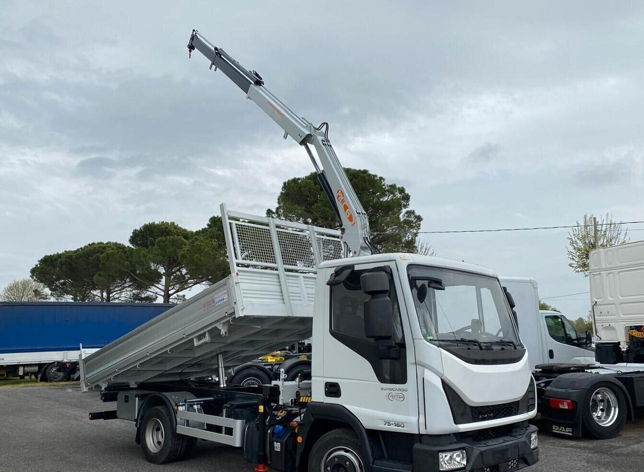 IVECO EUROCARGO 75E16 2019 RIBALTABILE E GRU - Billenőplatós teherautó, Darus autó: 4 kép. IVECO EUROCARGO 75E16 2019 RIBALTABILE E GRU - Billenőplatós teherautó, Darus autó: 4 kép.