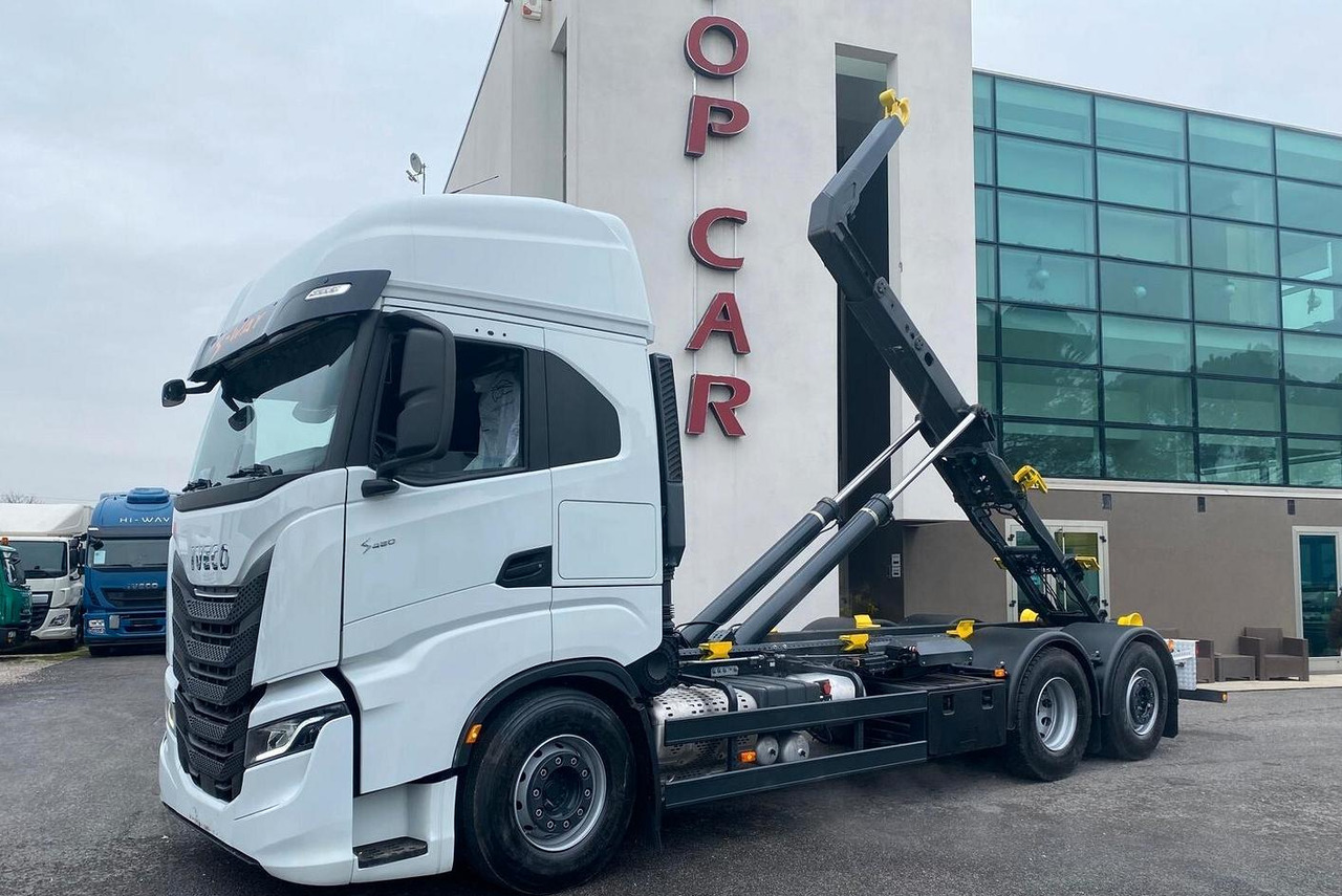 IVECO S-WAY 480 SCARRABILE FULL PNEUMATIC EURO 6 - Horgos rakodó teherautó: 1 kép. IVECO S-WAY 480 SCARRABILE FULL PNEUMATIC EURO 6 - Horgos rakodó teherautó: 1 kép.