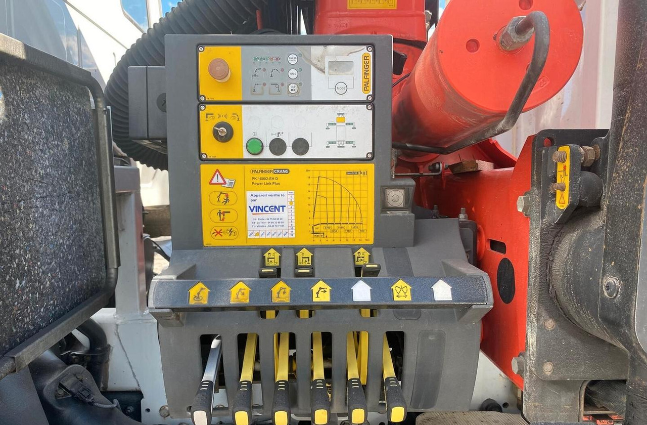 IVECO STRALIS AD260S36 CASSONE FISSO E GRU - Platós teherautó, Darus autó: 4 kép. IVECO STRALIS AD260S36 CASSONE FISSO E GRU - Platós teherautó, Darus autó: 4 kép.