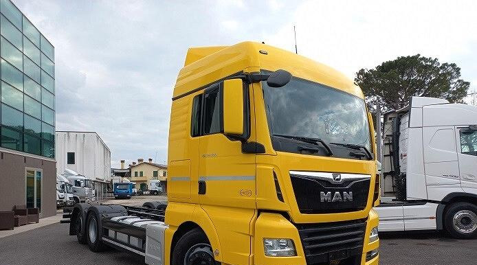 MAN TGX 26.500 MOTRICE 3 ASSI TELAIO EURO 6 2019 - Alvaz teherautó: 4 kép. MAN TGX 26.500 MOTRICE 3 ASSI TELAIO EURO 6 2019 - Alvaz teherautó: 4 kép.