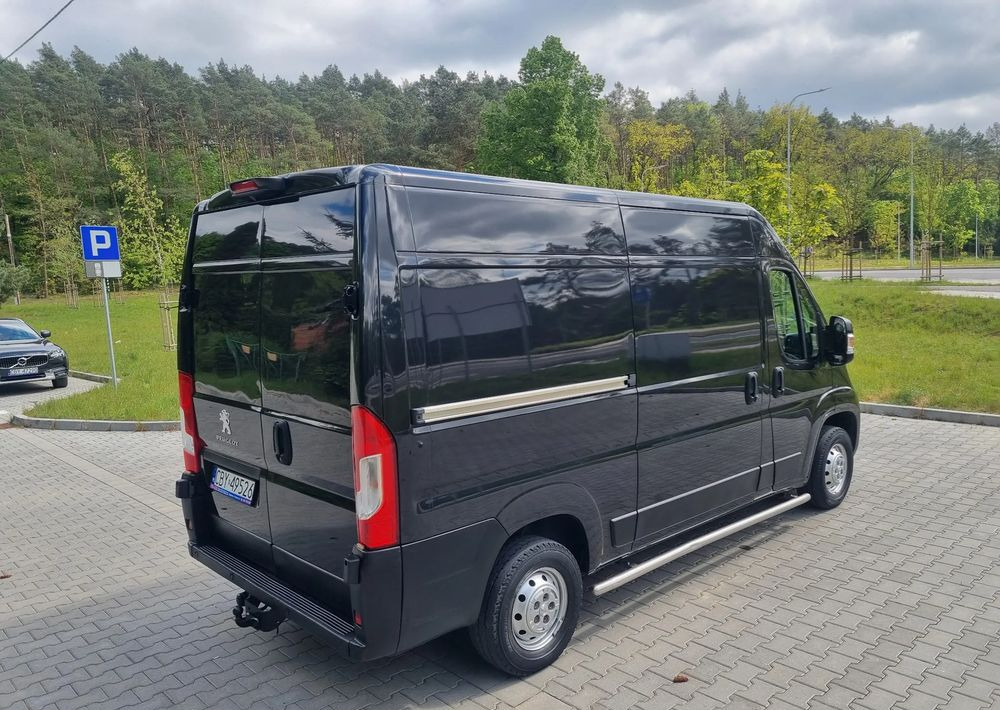 Peugeot Boxer - Kis furgon: 3 kép. Peugeot Boxer - Kis furgon: 3 kép.