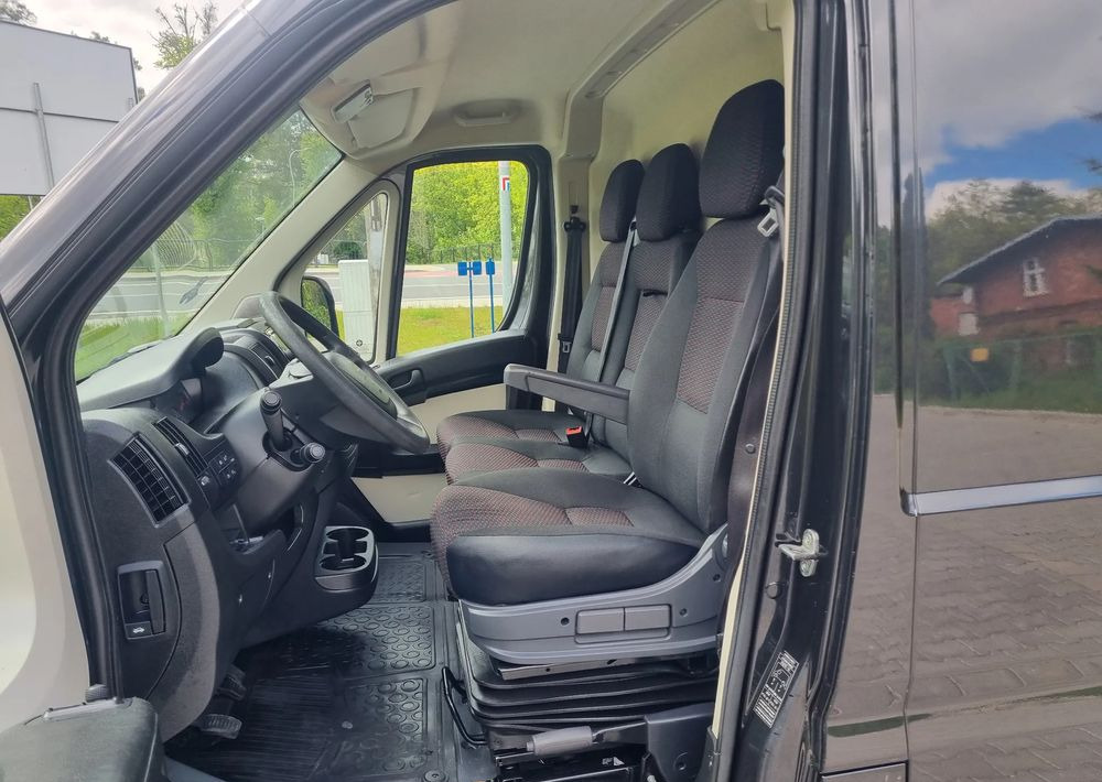 Peugeot Boxer - Kis furgon: 5 kép. Peugeot Boxer - Kis furgon: 5 kép.