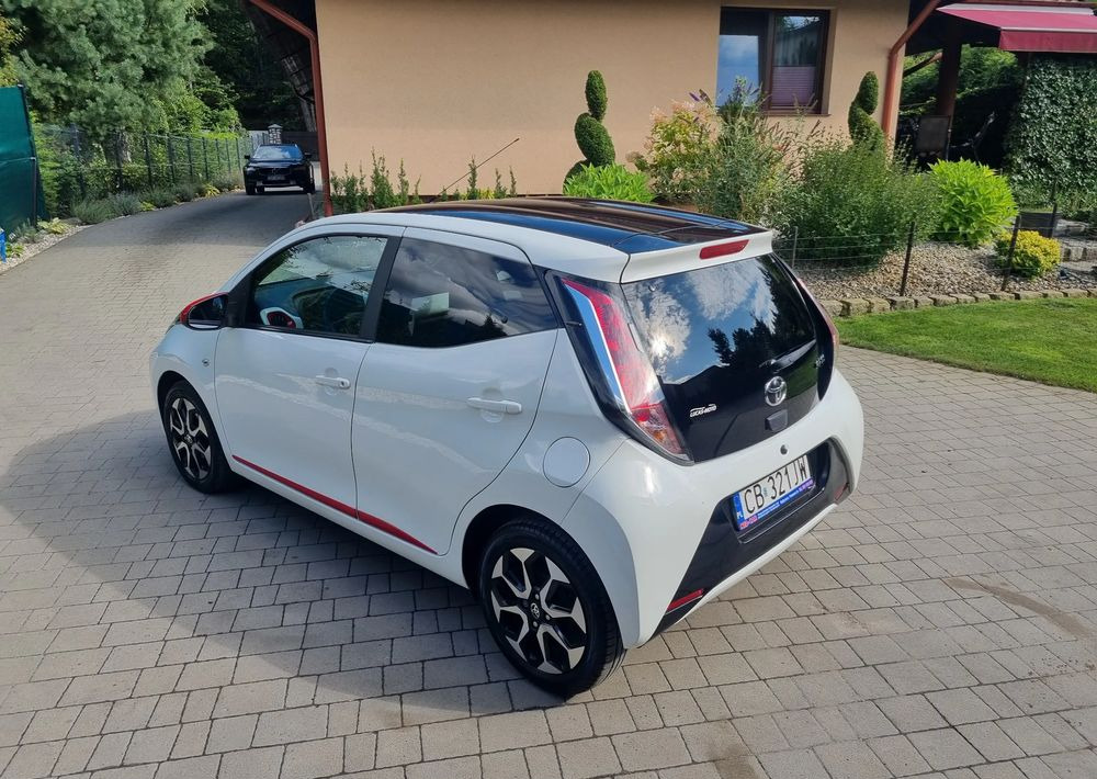 Toyota Aygo 1.0 VVT-i Sprint EU6 - Autó: 5 kép. Toyota Aygo 1.0 VVT-i Sprint EU6 - Autó: 5 kép.