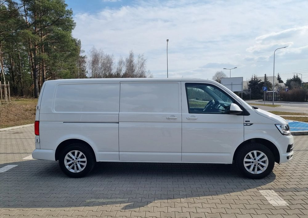 Volkswagen Transporter - Kis furgon: 3 kép. Volkswagen Transporter - Kis furgon: 3 kép.