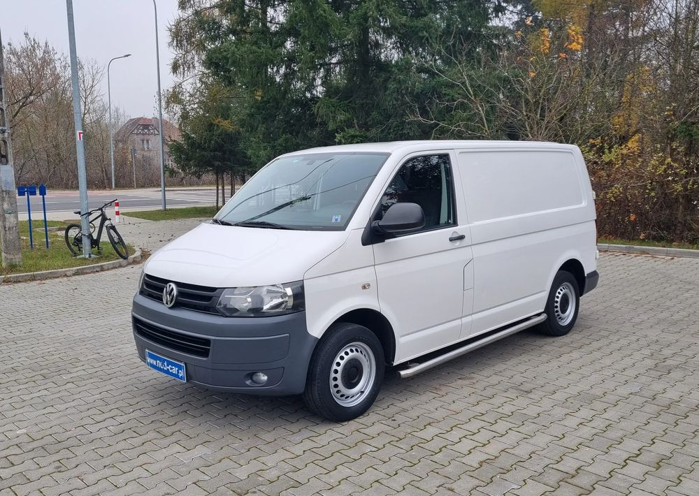 Volkswagen Transporter - Kis furgon: 1 kép. Volkswagen Transporter - Kis furgon: 1 kép.
