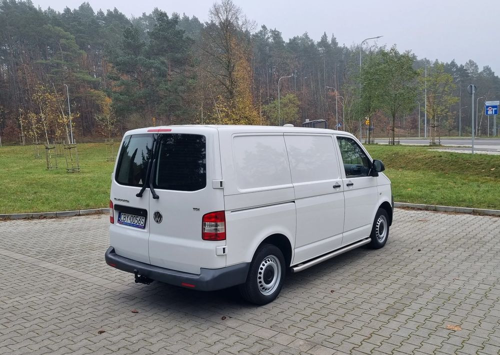 Volkswagen Transporter - Kis furgon: 4 kép. Volkswagen Transporter - Kis furgon: 4 kép.