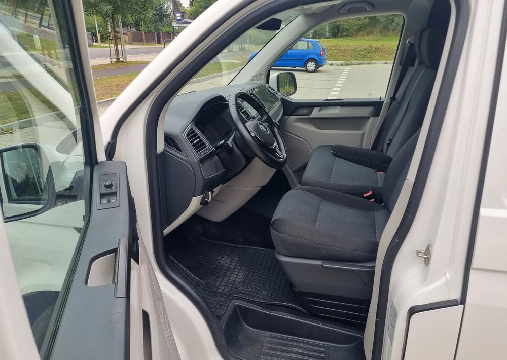 Kis furgon Volkswagen Transporter: 7 kép.
