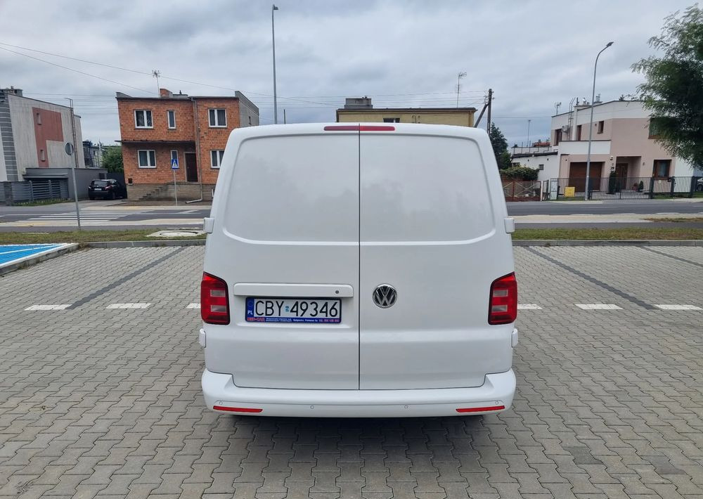 Kis furgon Volkswagen Transporter: 10 kép.