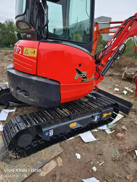 3TONS Good Quality Used Kubota U35 Hydraulic Excavator Used U25 U35 Mini Mxcavator Used Small Digger Kubota U35 - Minikotró: 4 kép. 3TONS Good Quality Used Kubota U35 Hydraulic Excavator Used U25 U35 Mini Mxcavator Used Small Digger Kubota U35 - Minikotró: 4 kép.