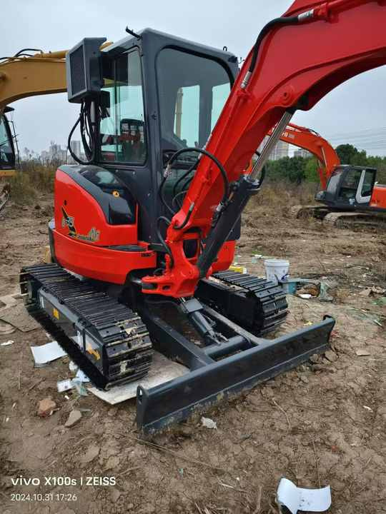 3TONS Good Quality Used Kubota U35 Hydraulic Excavator Used U25 U35 Mini Mxcavator Used Small Digger Kubota U35 - Minikotró: 3 kép. 3TONS Good Quality Used Kubota U35 Hydraulic Excavator Used U25 U35 Mini Mxcavator Used Small Digger Kubota U35 - Minikotró: 3 kép.