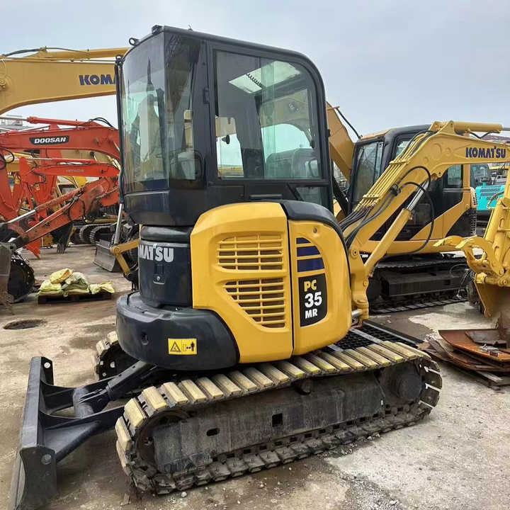 CE/EPA Certified! Komatsu Pc 35 Used Excavator komatsu Pc35 Mini 3 Ton Crawler Excavator with Rubber Track for Sale - Minikotró: 1 kép. CE/EPA Certified! Komatsu Pc 35 Used Excavator komatsu Pc35 Mini 3 Ton Crawler Excavator with Rubber Track for Sale - Minikotró: 1 kép.