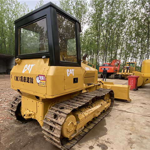 Caterpillar Used D5 Bulldozer , CAT D5g D5h D5k with Ripper , CAT D4h D5h D6h D7h - Buldózer: 1 kép. Caterpillar Used D5 Bulldozer , CAT D5g D5h D5k with Ripper , CAT D4h D5h D6h D7h - Buldózer: 1 kép.