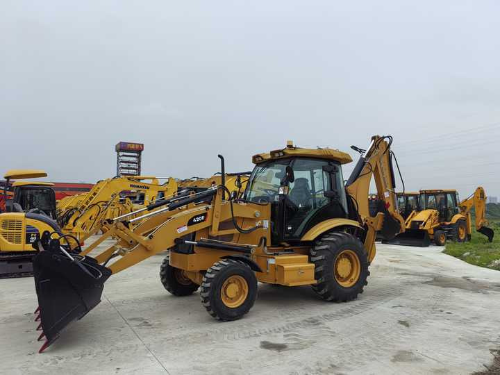 Cheap Prices Good Condition High Performance CAT 420F Used Backhoe Loader for Sale - Kotrórakodó: 3 kép. Cheap Prices Good Condition High Performance CAT 420F Used Backhoe Loader for Sale - Kotrórakodó: 3 kép.