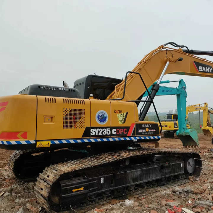 China Brand Used Sany Sy235c Mini Excavator 6ton Crawler Earth Digger Machine for Sale - Lánctalpas kotró: 2 kép. China Brand Used Sany Sy235c Mini Excavator 6ton Crawler Earth Digger Machine for Sale - Lánctalpas kotró: 2 kép.