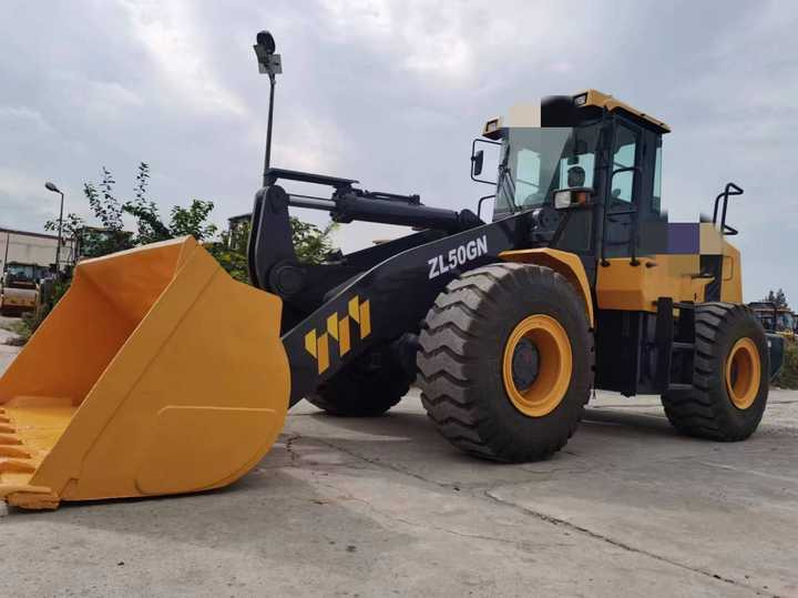 China Jiangsu Famous Brand Used Wheel Good Condition Loader ZL50GN Used Loader for Sale - Gumikerekes homlokrakodó: 3 kép. China Jiangsu Famous Brand Used Wheel Good Condition Loader ZL50GN Used Loader for Sale - Gumikerekes homlokrakodó: 3 kép.