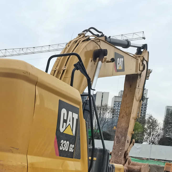Good Condition Used CAT Excavator Japan 330GC Original Used Excavator Cat 330GC in Stock - Lánctalpas kotró: 1 kép. Good Condition Used CAT Excavator Japan 330GC Original Used Excavator Cat 330GC in Stock - Lánctalpas kotró: 1 kép.