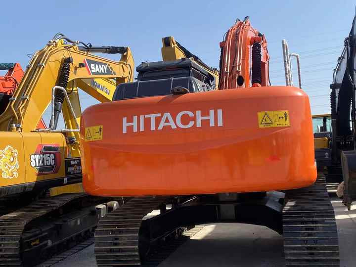 Hitachi Brand Zx210 Crawler Excavator 21tons Digger for Sale Used Hitachi Zx200 210 350 Excavator in Stock on Sale - Lánctalpas kotró: 4 kép. Hitachi Brand Zx210 Crawler Excavator 21tons Digger for Sale Used Hitachi Zx200 210 350 Excavator in Stock on Sale - Lánctalpas kotró: 4 kép.