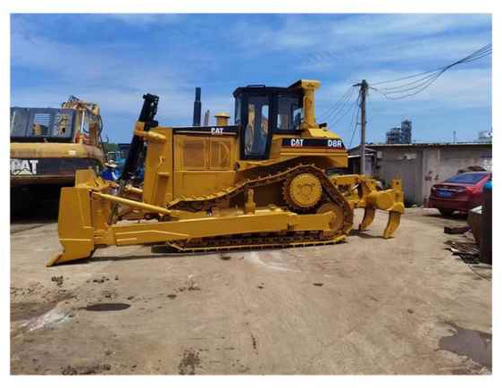Hot Sale Used Original Japan Cat D8r Bulldozer/Big Dozer D 8 D7 Used D7r Bulldozer - Buldózer: 1 kép. Hot Sale Used Original Japan Cat D8r Bulldozer/Big Dozer D 8 D7 Used D7r Bulldozer - Buldózer: 1 kép.