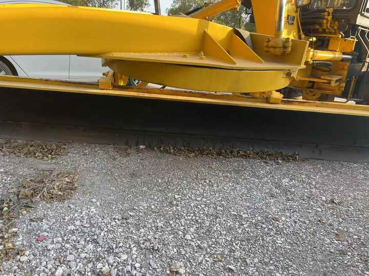Gréder Japan Komatsu GD655 Motor Grader Cheap Price Komatsu Road Grader GD655 Good Condition in China: 6 kép.