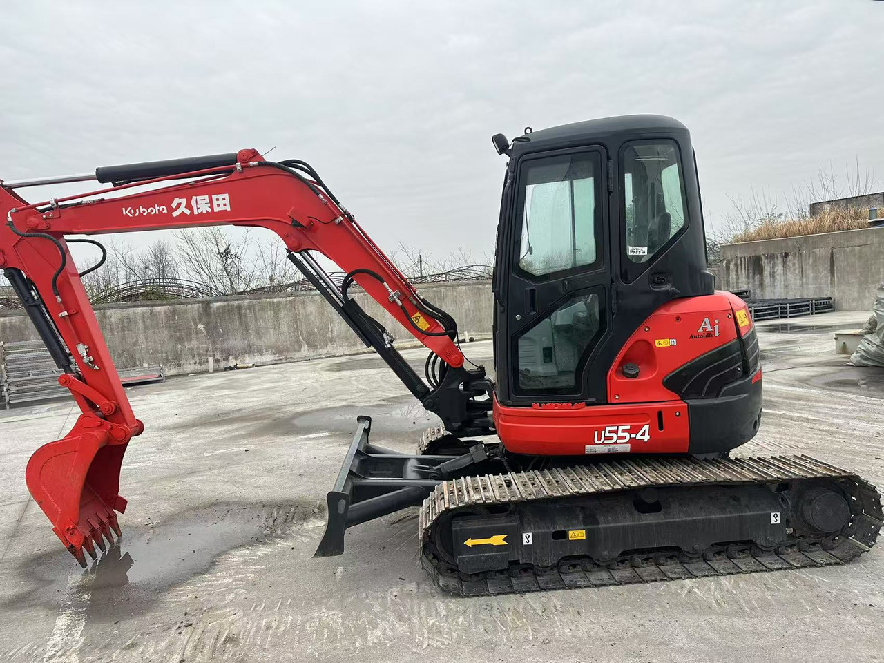 KUBOTA U55 in stock - Minikotró: 1 kép. KUBOTA U55 in stock - Minikotró: 1 kép.