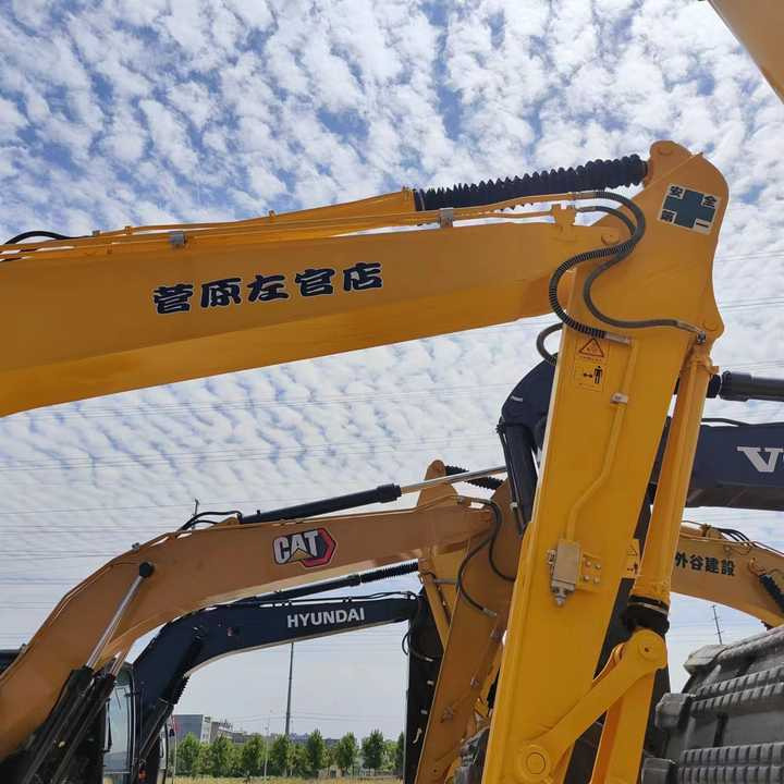 PC200-8 Low Working Hour Second Hand 20 Ton Excavator Komatsu Pc200-8 Crawler Excavator Used Komatsu Excavator PC200-8N1 - Kotrógép: 4 kép. PC200-8 Low Working Hour Second Hand 20 Ton Excavator Komatsu Pc200-8 Crawler Excavator Used Komatsu Excavator PC200-8N1 - Kotrógép: 4 kép.