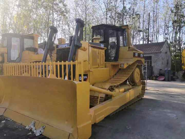 Second Hand Caterpillar CAT D7H D7G D7R Bulldozer, Used CAT D7H Japan Import in Good Condition - Buldózer: 4 kép. Second Hand Caterpillar CAT D7H D7G D7R Bulldozer, Used CAT D7H Japan Import in Good Condition - Buldózer: 4 kép.