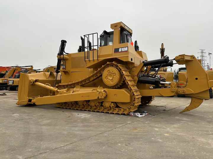 USED ORIGINAL CAT D10r Large Bulldozer for Sale Spot Cat D10 Bulldozer Cat D5 D6 D7 D10 Bulldozer in China - Buldózer: 4 kép. USED ORIGINAL CAT D10r Large Bulldozer for Sale Spot Cat D10 Bulldozer Cat D5 D6 D7 D10 Bulldozer in China - Buldózer: 4 kép.