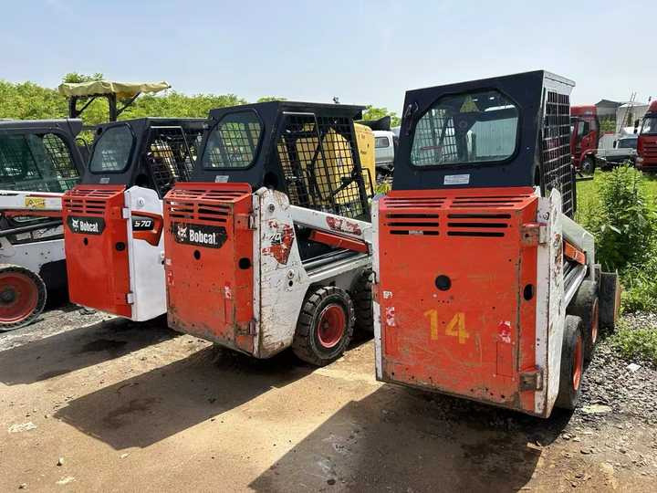 Used Bobcat S70 Skid Teer in Stock Good Condition bobcat S70 S160 185 300 330 Skid Steer for Sale - Mini homlokrakodó: 4 kép. Used Bobcat S70 Skid Teer in Stock Good Condition bobcat S70 S160 185 300 330 Skid Steer for Sale - Mini homlokrakodó: 4 kép.