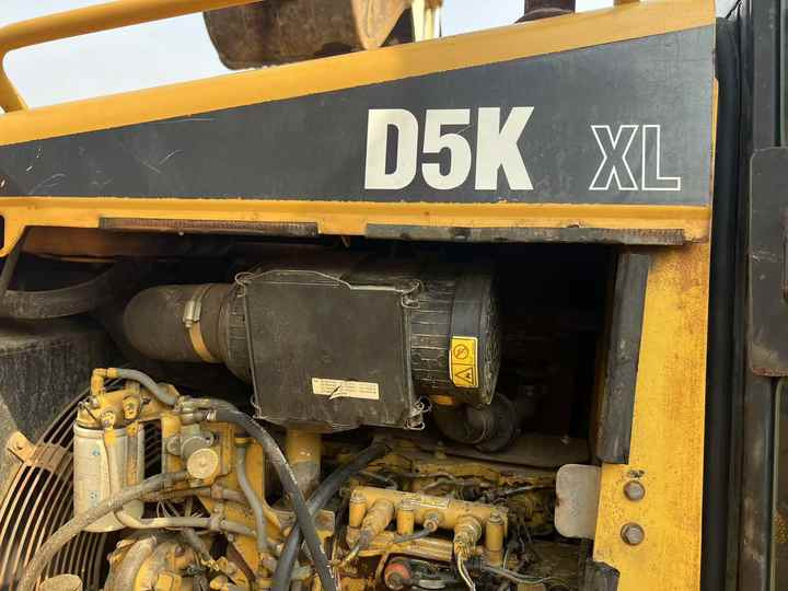 Used Cat Mini Bulldozer D5k Cat Dozers - Buldózer: 3 kép. Used Cat Mini Bulldozer D5k Cat Dozers - Buldózer: 3 kép.