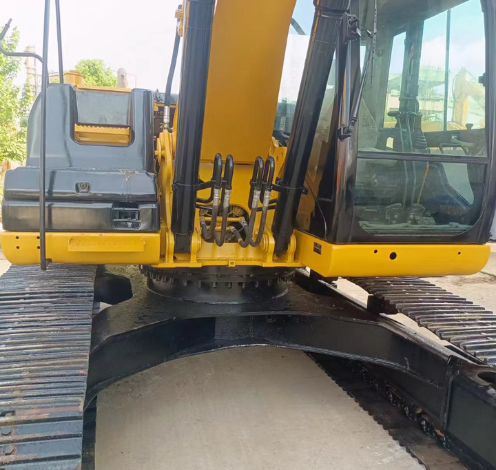 Used Caterpillar 320D Crawler Excavator Hot Sale Used Engineering & Construction Machinery - Lánctalpas kotró: 4 kép. Used Caterpillar 320D Crawler Excavator Hot Sale Used Engineering & Construction Machinery - Lánctalpas kotró: 4 kép.