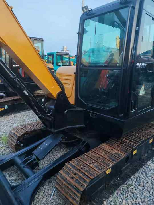 Used China Brand Sany Sy5cmini Excavator for Sale Mini Excavator Mini Digger Excavator - Minikotró: 2 kép. Used China Brand Sany Sy5cmini Excavator for Sale Mini Excavator Mini Digger Excavator - Minikotró: 2 kép.