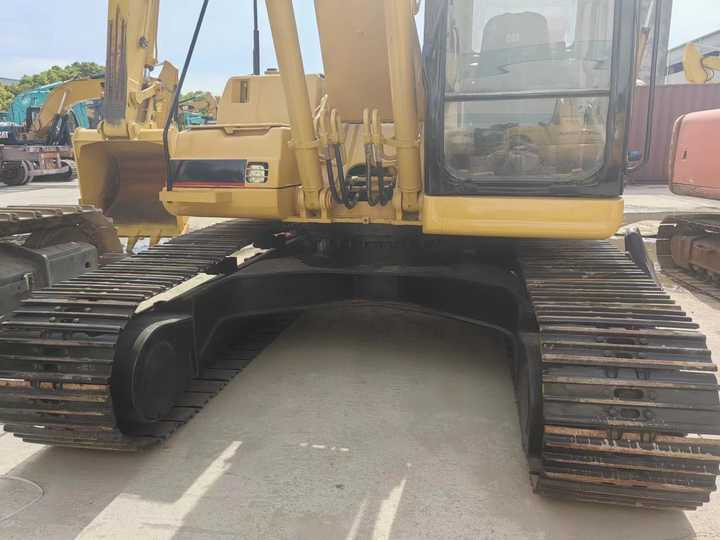 Used Digger CAT 325BL Construction Machinery Construction Digger Used CAT 325BL Cheap Excavator - Lánctalpas kotró: 3 kép. Used Digger CAT 325BL Construction Machinery Construction Digger Used CAT 325BL Cheap Excavator - Lánctalpas kotró: 3 kép.