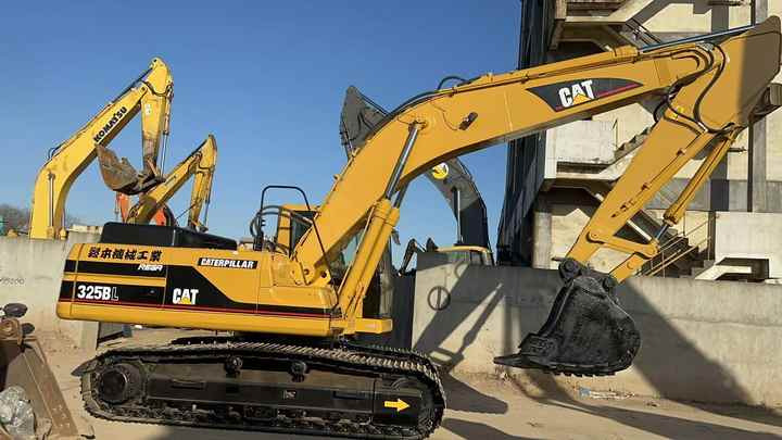 Used Digger CAT 325BL Construction Machinery Construction Digger Used CAT 325BL Cheap Excavator - Lánctalpas kotró: 4 kép. Used Digger CAT 325BL Construction Machinery Construction Digger Used CAT 325BL Cheap Excavator - Lánctalpas kotró: 4 kép.