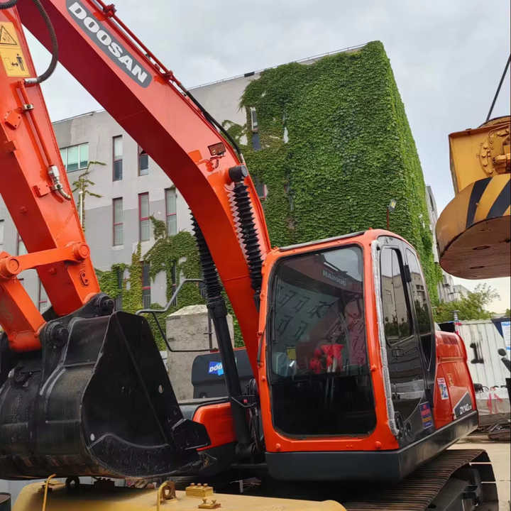 Used Doosan Hydraulic Excavator DX140 Low Price Korea Doosan DX140-9 Used Excavator for Sale - Lánctalpas kotró: 1 kép. Used Doosan Hydraulic Excavator DX140 Low Price Korea Doosan DX140-9 Used Excavator for Sale - Lánctalpas kotró: 1 kép.