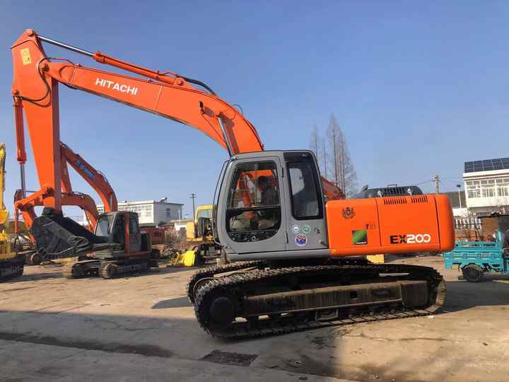Used Excavator Hitachi Ex200 for Sale, Original Excavator for Sale - Lánctalpas kotró: 4 kép. Used Excavator Hitachi Ex200 for Sale, Original Excavator for Sale - Lánctalpas kotró: 4 kép.