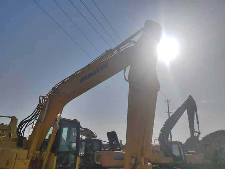 Used Good Quality Japan Original PC138us in Good Condition PC138us Komatsu - Lánctalpas kotró: 4 kép. Used Good Quality Japan Original PC138us in Good Condition PC138us Komatsu - Lánctalpas kotró: 4 kép.